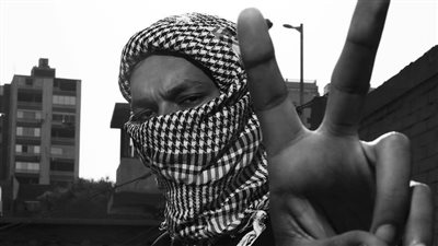 ويجز يشارك بـ مظاهرات إنجلترا ويعلن تضامنه الكامل مع الشعب الفلسطيني (فيديو)