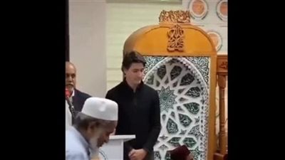 لحظة طرد رئيس وزراء كندا من مسجد في تورنتو بسبب دعم إسرائيل (فيديو)