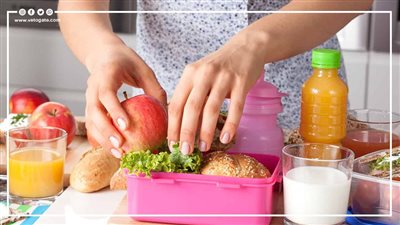 أكلات ممنوع تقديمها للطفل في اللانش بوكس (إنفوجراف)