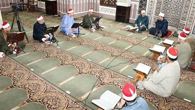 الإفتاء توضح حكم قراءة القرآن بصورة جماعية