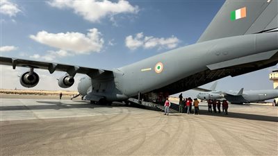 مطار العريش يستقبل 3 طائرات من قطر والهند تحمل مساعدات إغاثية لغزة (فيديو)