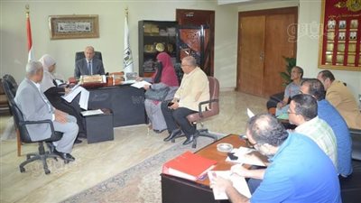 بني سويف تبحث معوقات تطوير مشروعات الصرف الزراعي 