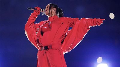  بـ 2900 دولار، بيع جميع نسخ بذلة ريهانا بالسوبر بول في 24 ساعة