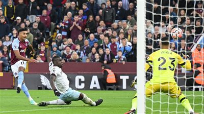 أستون فيلا يضرب وست هام برباعية في الدوري الإنجليزي