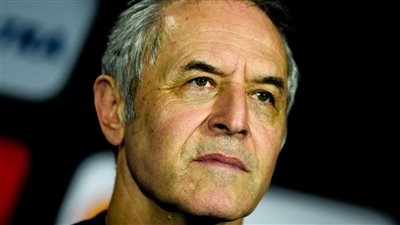 الدوري الإفريقي، كولر يحاضر لاعبي الأهلي استعدادا لمباراة سيمبا