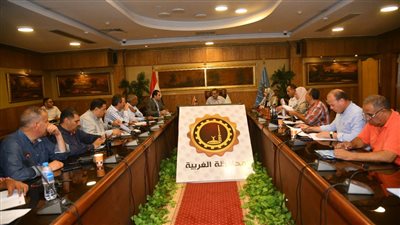 محافظ الغربية يتابع مستجدات صيانة معدات الإغاثة ورفع كفاءة العاملين عليها