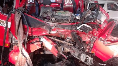 بالصور، تصادم سيارة نقل ثقيل في سيارة نقل اخري بالطريق الإقليمي ببدر 