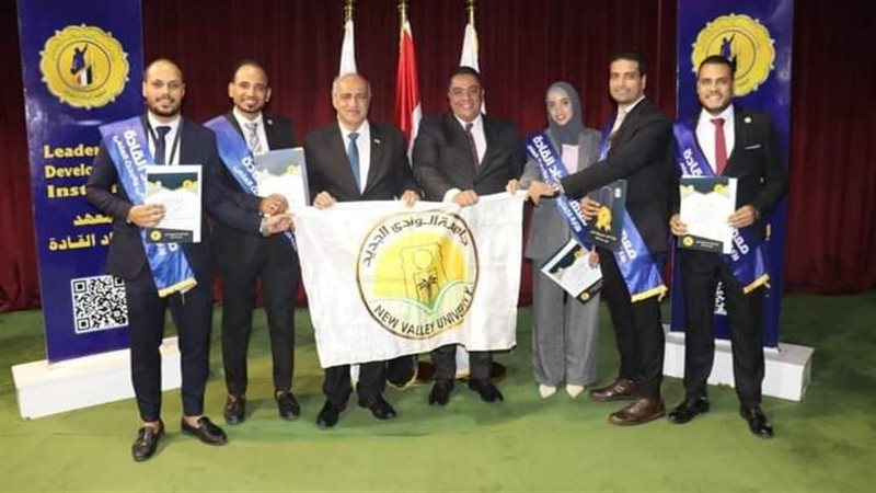 وفد جامعة الوادي
