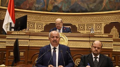 الشيوخ يحيل دراسة صناعة الأسمدة للحكومة لتنفيذ التوصيات 