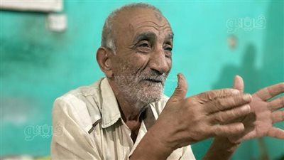 محمد أبو بلاش، طبيب الغلابة بالمنيا كشفه 10 جنيهات.. يقدم العلاج بالمجان للمحتاجين.. وباب عيادته مفتوح طول العام (صور)