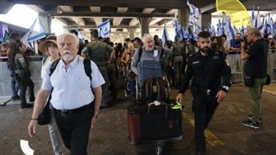 النكبة ترتد في وجه الاحتلال.. 140 ألف إسرائيلي فروا خارج البلاد.. مطار بن جوريون مكدس بالمغادرين.. و90% طلبوا الهجرة 