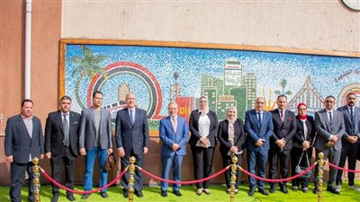 جدارية تجسد إنجازات الجمهورية الجديدة بكلية التربية النوعية