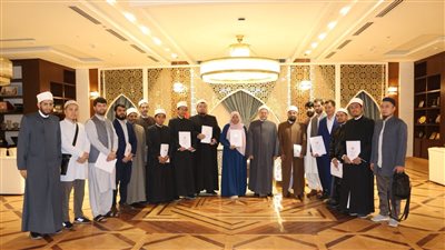 المفتي يشهد تخريج الدفعة الخامسة عشرة من البرنامج التدريبي لتأهيل الوافدين على الإفتاء 