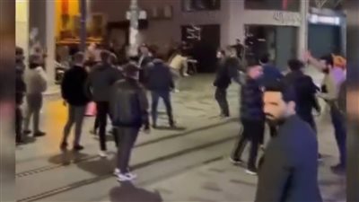 اشتباكات في الشوارع بين جماهير بايرن ميونخ وجالاتا سراي (فيديو)