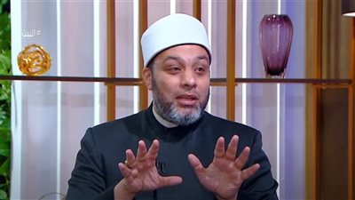 ما حكم من ينكر وجود الملائكة؟ عالم أزهري يجيب 