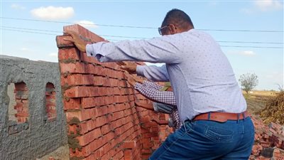 بالمعدات والأيدي، حملات لإزالة التعديات والمباني المخالفة في الدقهلية