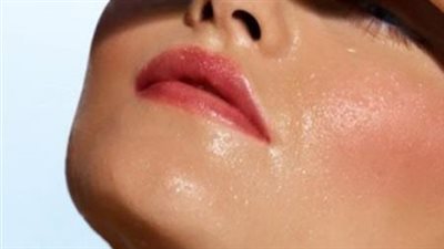 قناع طبيعي لتقشير البشرة الدهنية وعلاج الرؤوس السوداء 