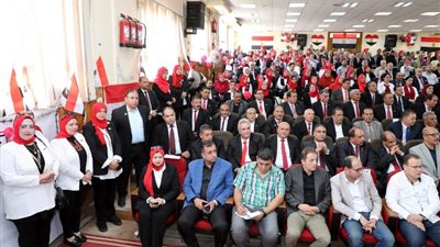 محافظ الشرقية: مديرو الإدارات التعليمية مسئولون عن تثقيف ووعى التلاميذ 