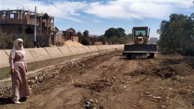  تمهيد طرق كوبري همام بالبداري في أسيوط لرصفها ضمن الخطة الاستثمارية