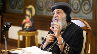 البابا تواضروس يستقبل هذا المرشح الرئاسي ويتمنى له التوفيق (فيديو)