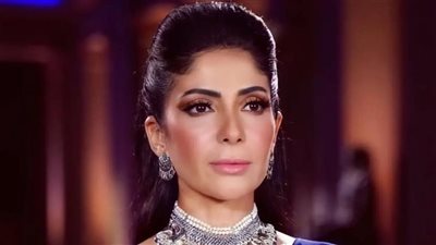 الحكم على يوتيوبر شهير بتهمة سب وقذف الفنانة منى زكى بعد قليل