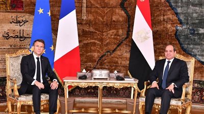 السيسي وماكرون يشددان على ضرورة دفع مسار حل الدولتين وإقامة الدولة الفلسطينية