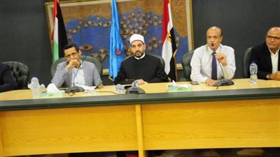 بحضور البلشي والزناتي تسليم التأشيرات وشرح المناسك في احتفالية بعثة الصحفيين لأداء العمرة