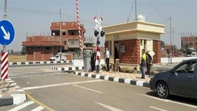 النقل تحذر من عبور المزلقانات أثناء قدوم القطارات 