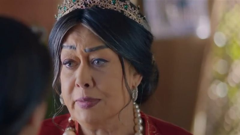 الفنانة هالة فاخر،