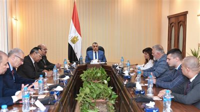 وزير الإنتاج الحربي يستقبل وفدا يونانيا لبحث التعاون المشترك فى مجال الصناعات الدفاعية