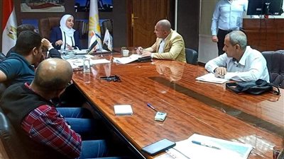 نائبة محافظ القاهرة تجتمع مع لجنة حصر تعارضات مشروع القطار السريع