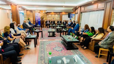 استضافة مدير مكتبة الإسكندرية في لقاء بعنوان بناء الإنسان في عالم متغير