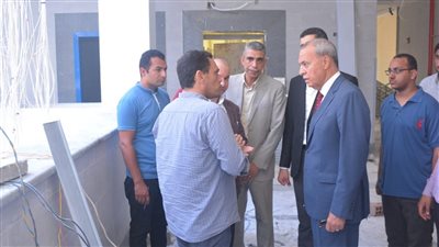 محافظ القليوبية يتفقد عددًا من المنشآت الطبية بشبين القناطر ضمن مبادرة حياة كريمة