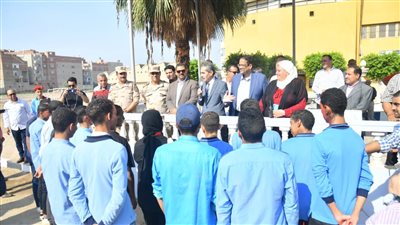 محافظ الغربية يشهد نموذج محاكاة وتجربة إخلاء للمدرسة النسيجية لمواجهة الكوارث الطبيعية