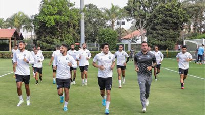 بيراميدز يختتم تدريباته ببرج العرب استعدادًا للمصري (صور)