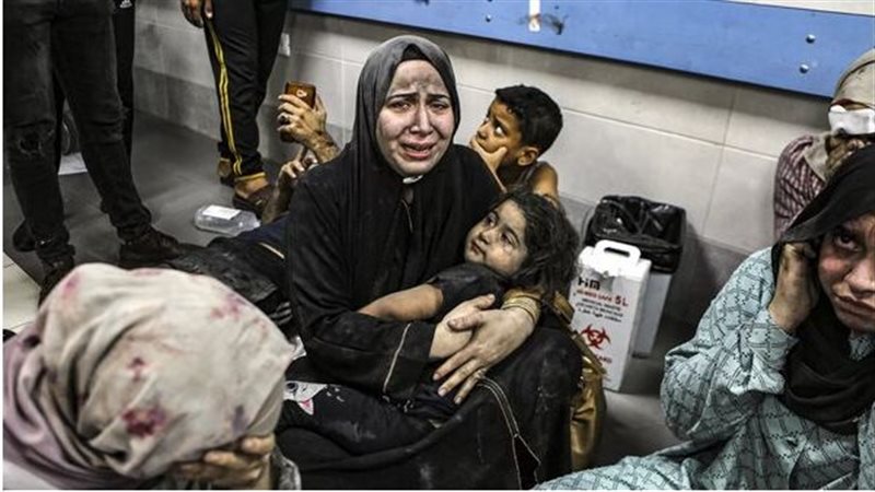 فلسطينيون تحت القصف،