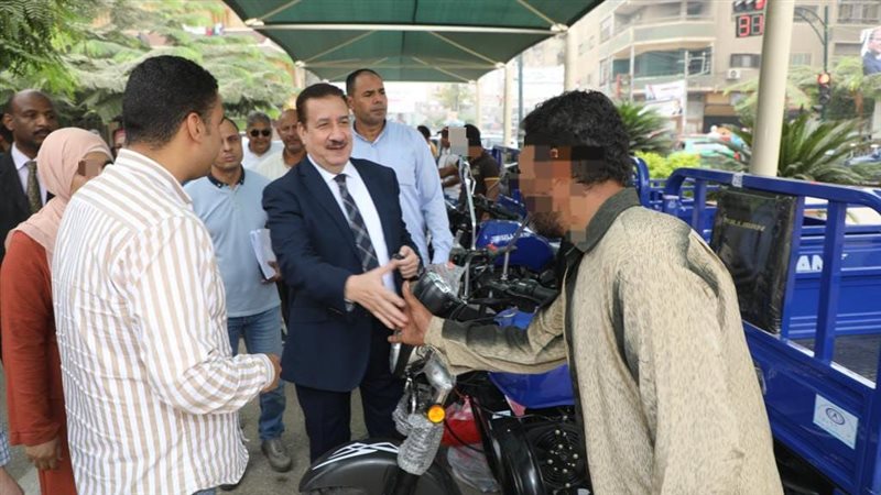 محافظ المنوفية خلال