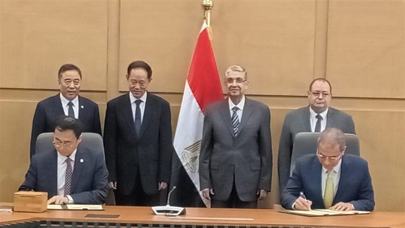 توقيع عقود انشاء