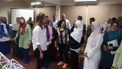 نائب محافظ الجيزة تتفقد فعاليات اليوم الختامي للبرنامج التطبيقي على الإدارة الرقمية (صور)