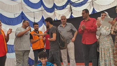 مدير إدارة شباب بني عبيد يشهد العرض المسرحي لفرقة نواة المنوفية 