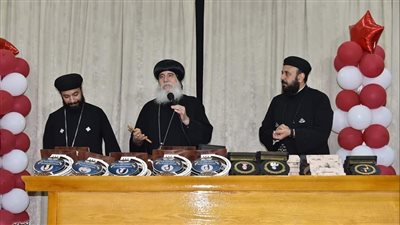 الأنبا غبريال يكرم أوائل الشهادات في إيبارشية بني سويف
