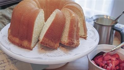 طريقة عمل الكيكة بنكهات مختلفة ومميزة في خطوات بسيطة 