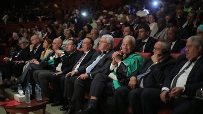 أيمن عاشور: جامعة سنجور تعمل على إعداد الكوادر في قضايا التنمية 