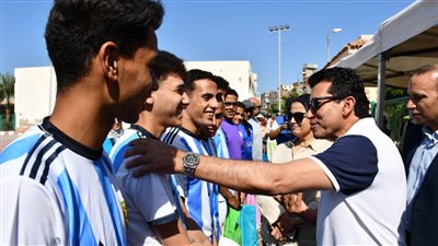 صبحي يشهد اللقاء الختامي لمراكز تدريب «ها أنا أحقق ذاتي» للأطفال الأيتام