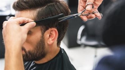 تفسير رؤية الحلاق في المنام وعلاقتها بالفرج والتخلص من الهموم والمشكلات 