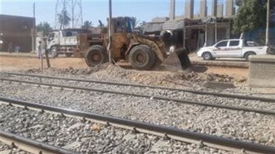 النقل تنسق مع التنمية المحلية لتأمين ومنع التعدي على مزلقانات القطارات 