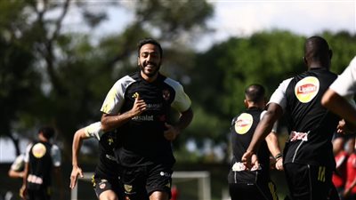 الأهلي ينهي مرانه الأول في جنوب أفريقيا والبعثة تتوجه إلي الفندق (فيديو)