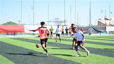 وزير الرياضة يطلق النسخة الأولى من دوري حياة كريمة في خماسي كرة قدم