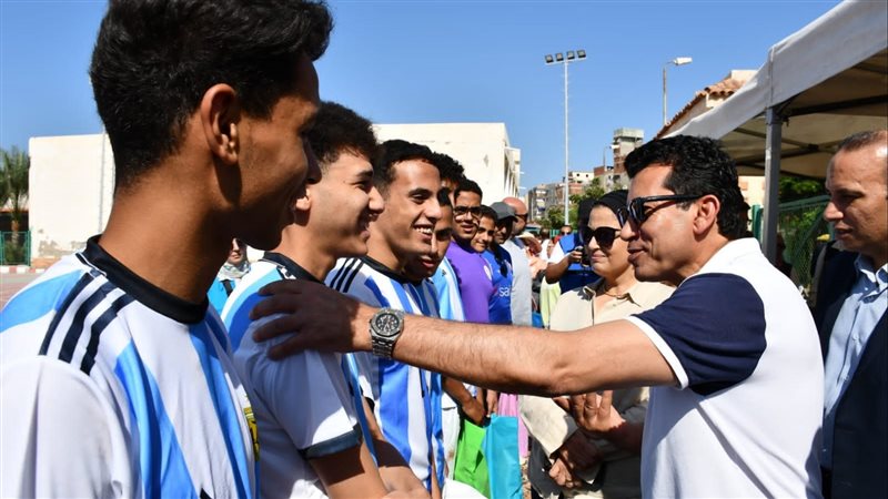صبحي يشهد اللقاء