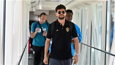 مصطفي شلبي يؤدي تدريبات تأهيلية فى مران الزمالك 